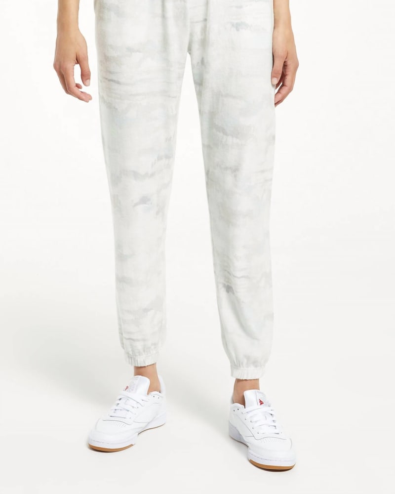 Front of a model wearing a size Large Ravenel High Wasited Jogger in Watercolor Camo in Watercolor Camo by Z Supply. | dia_product_style_image_id:338730